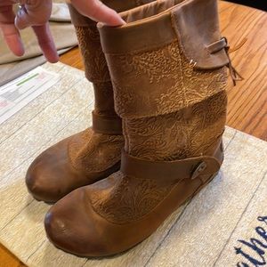 Merrell leather boots size 7